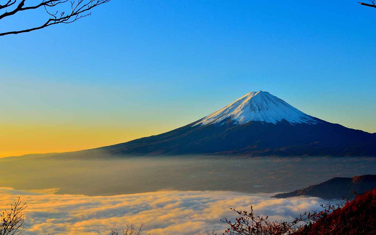Atardecer sobre el Monte Fuji en viaje a Japón con Monanem