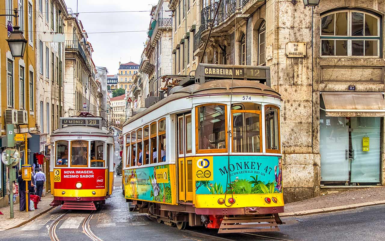 Tranvía urbano en la ciudad de Lisboa